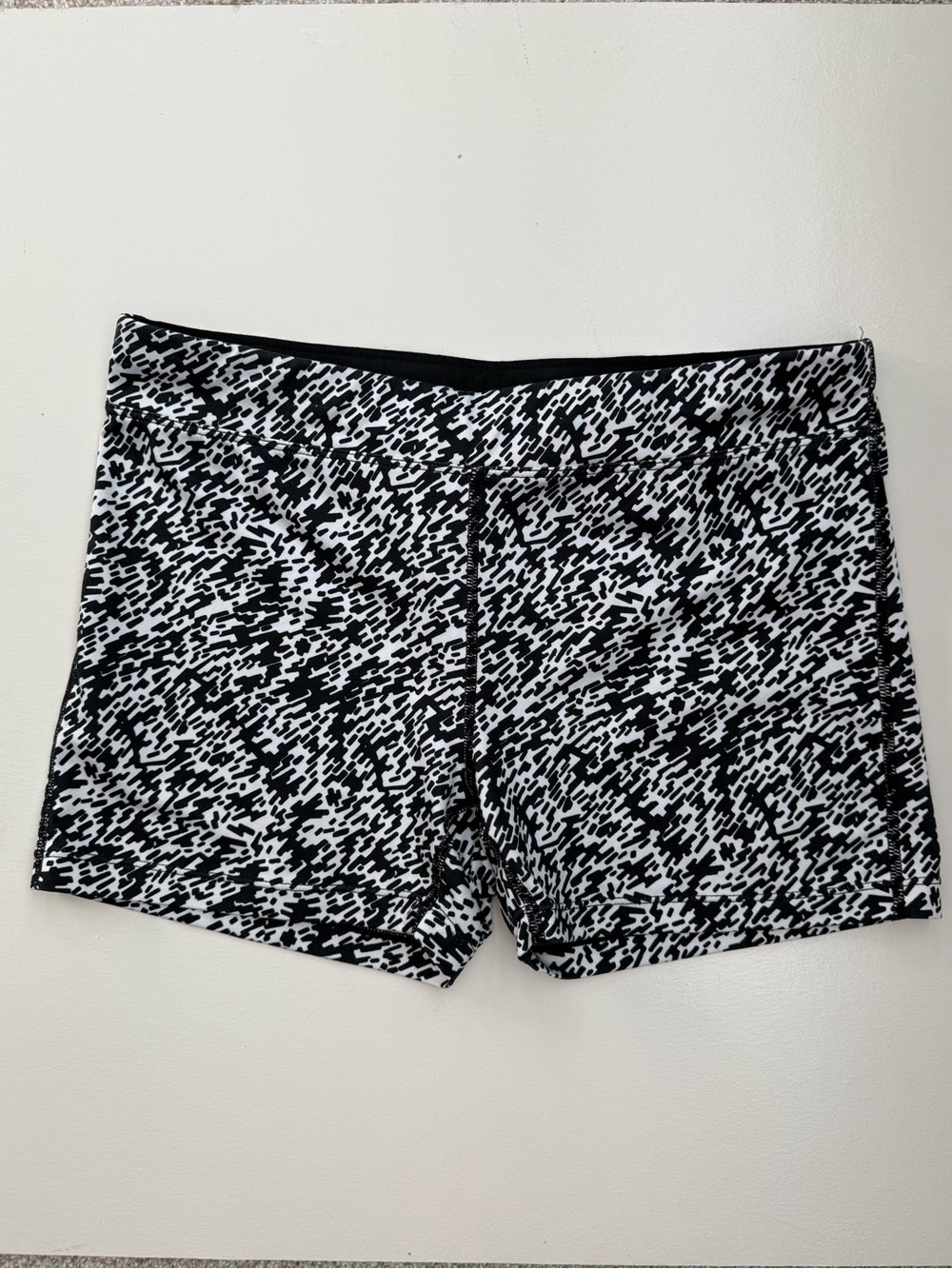 Nike Dri-FIT Womens Patterned Running Shorts Euc Size Medium